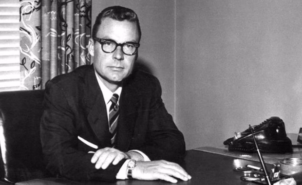 21 Life-Changing Lessons I learned from The Strangest Secret by Earl Nightingale